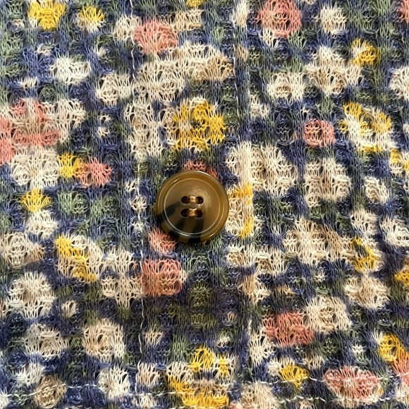 Floral top - Picture 5 of 10